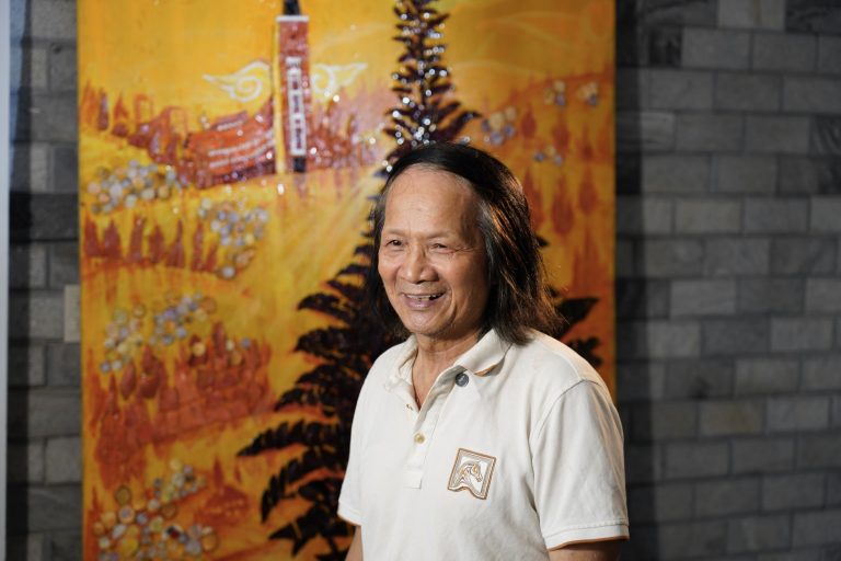 Hoạ sĩ Vi Quốc Hiệp với tranh từ khoai Độc đáo